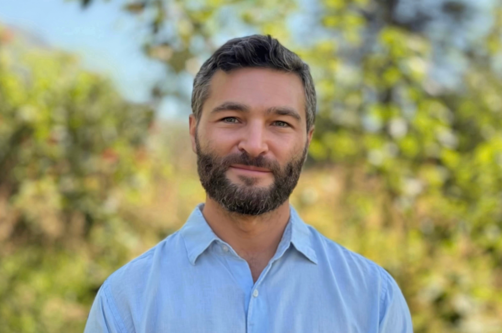 Richard Manrique headshot
